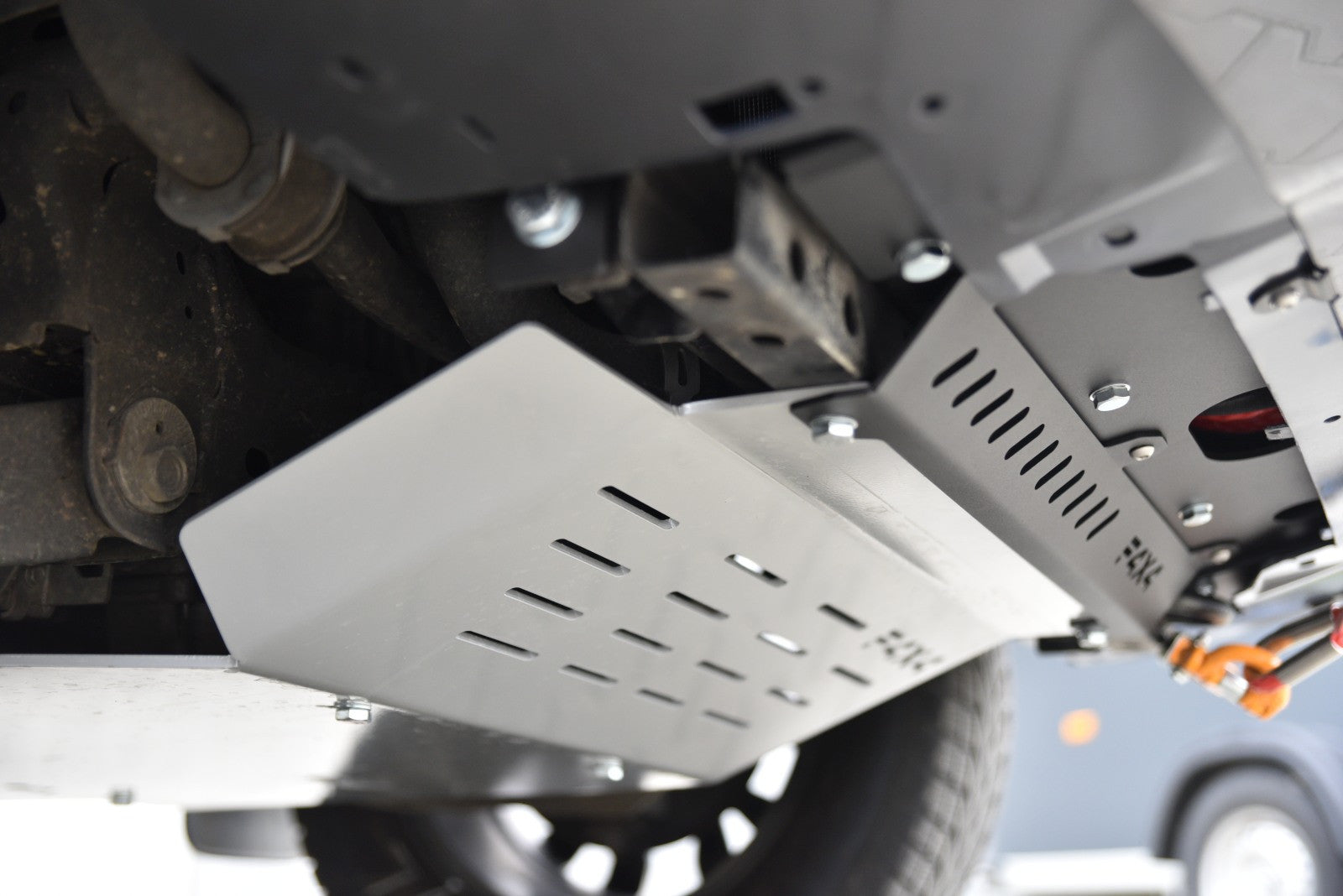 Płyta pod wyciągarkę Isuzu D-MAX 2020-