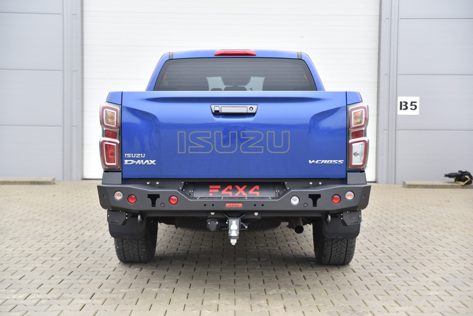 Zderzak tył standard Isuzu D-MAX 2020-