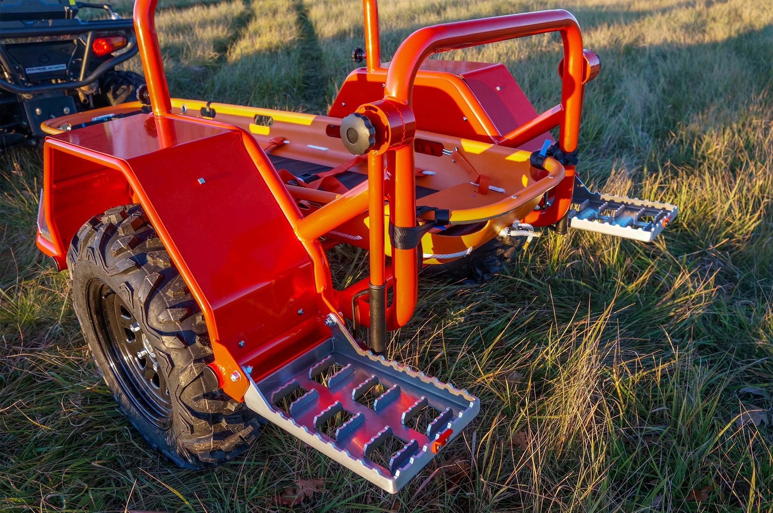 Przyczepa do transportu poszkodowanych DEFENTRON