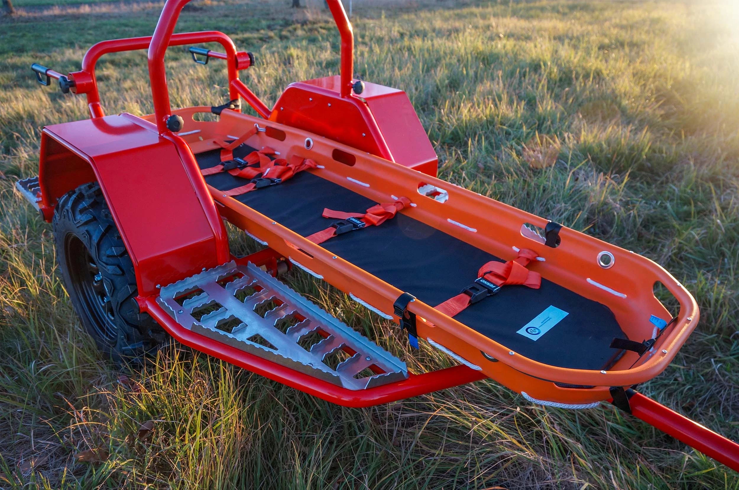 Przyczepa do transportu poszkodowanych DEFENTRON