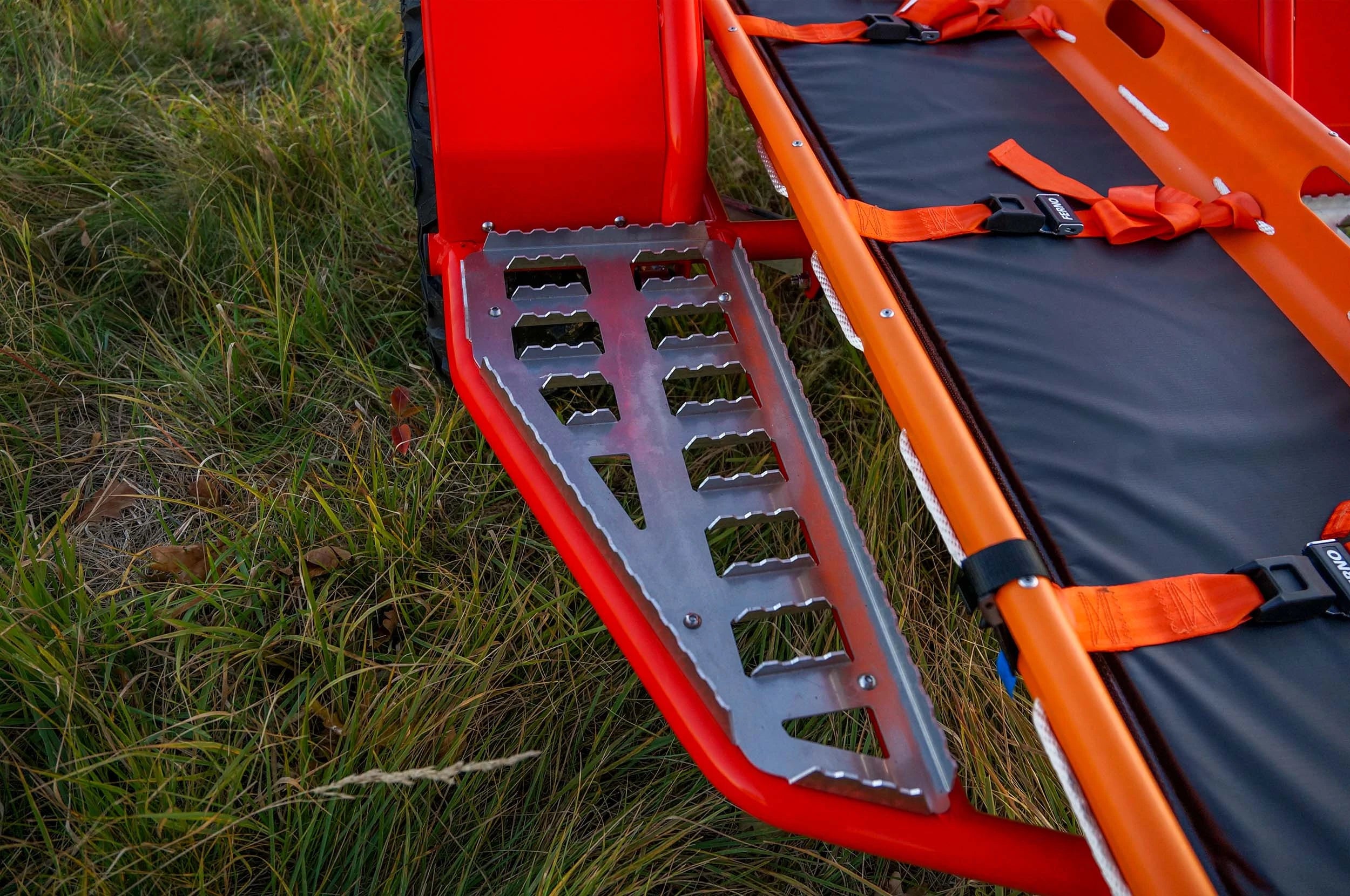 Przyczepa do transportu poszkodowanych DEFENTRON