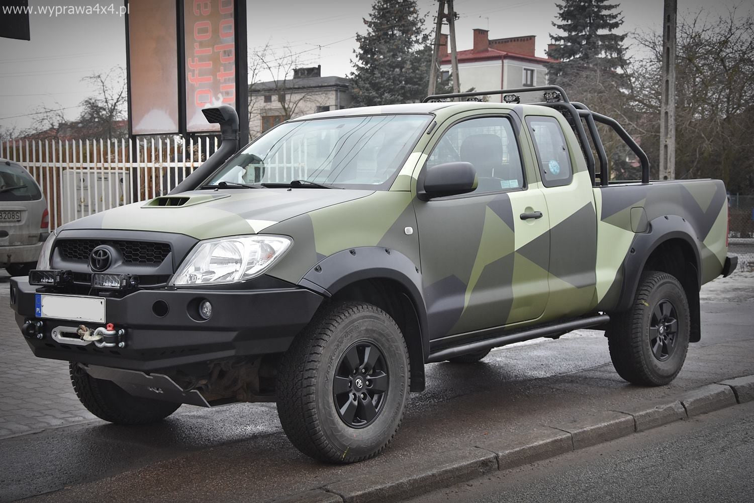 Zderzak przód Toyota Hilux 08-11