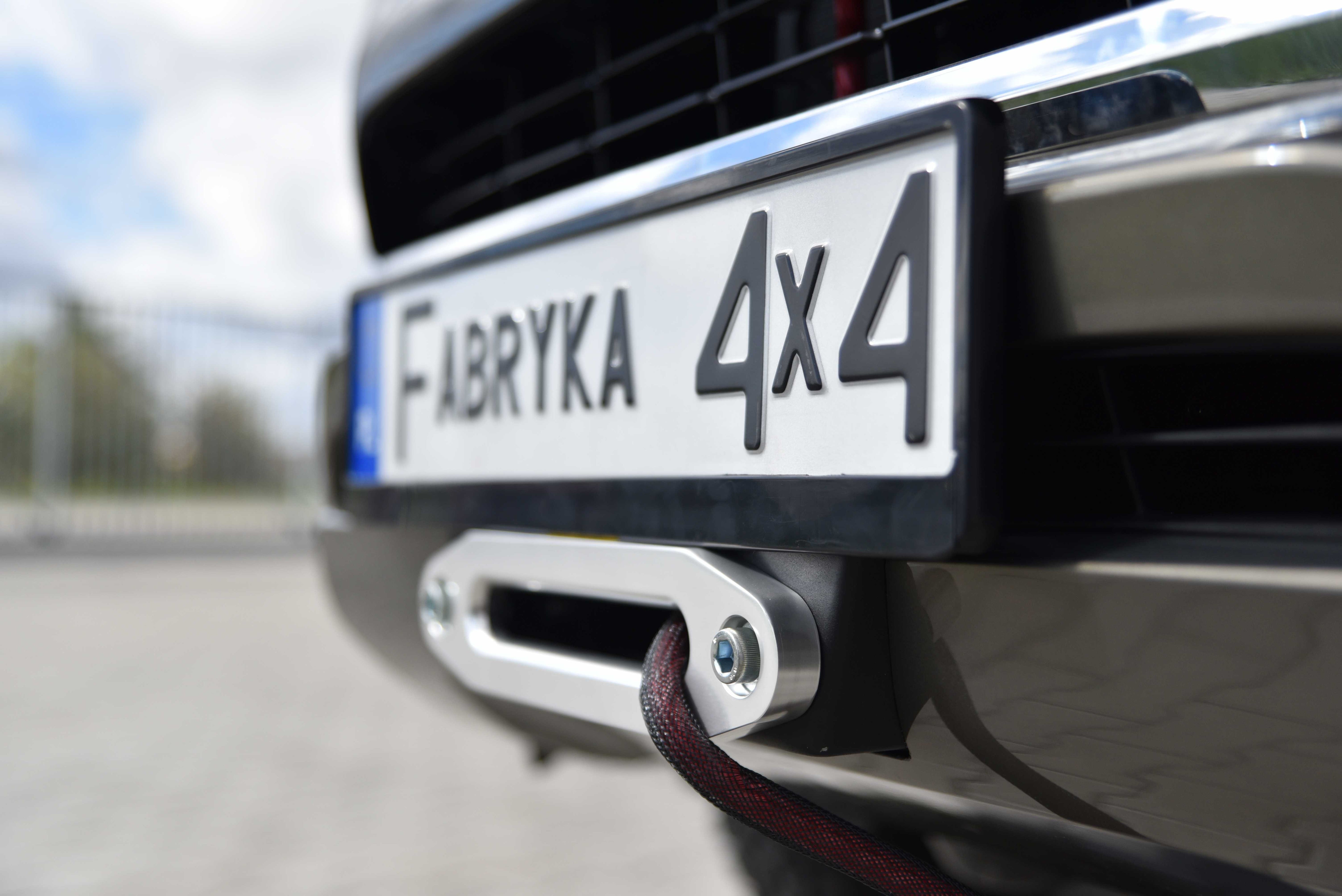 Płyta pod wyciągarkę Toyota Hilux Revo 2020-