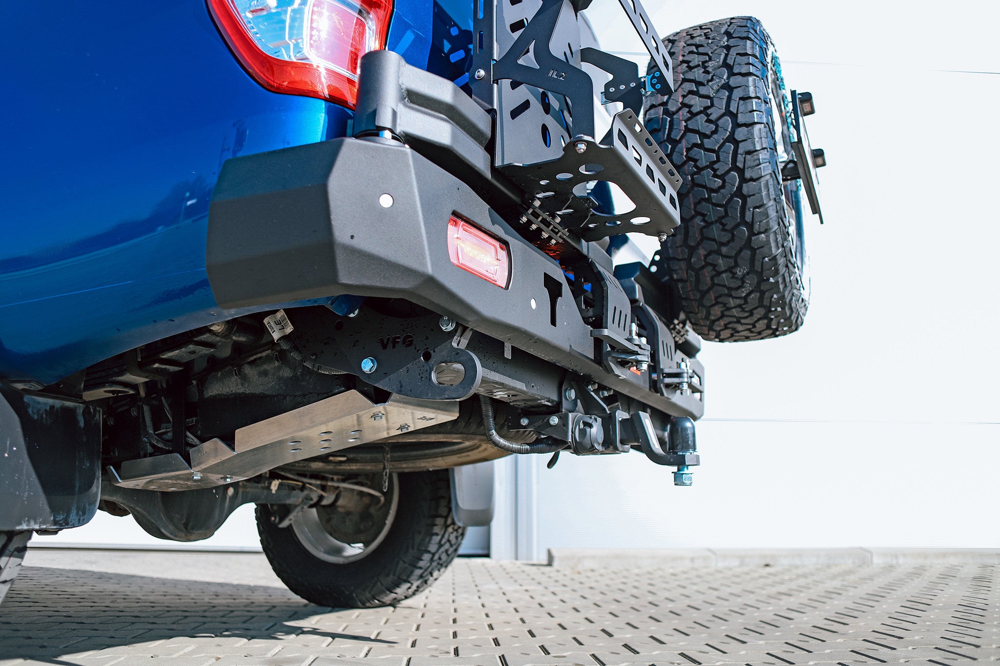 Zderzak tył z lampami LED Ford Ranger T6 19-23 2.0 diesel