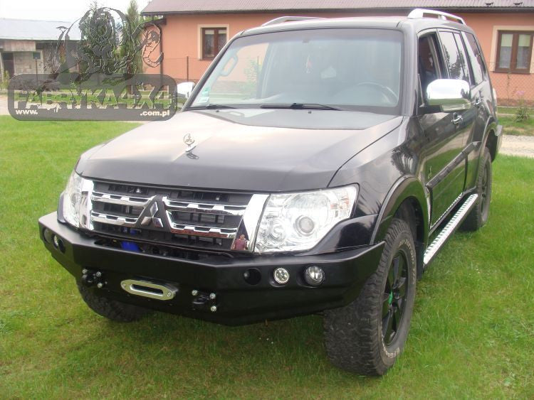 Zderzak przód Mitsubishi Pajero IV 06-15