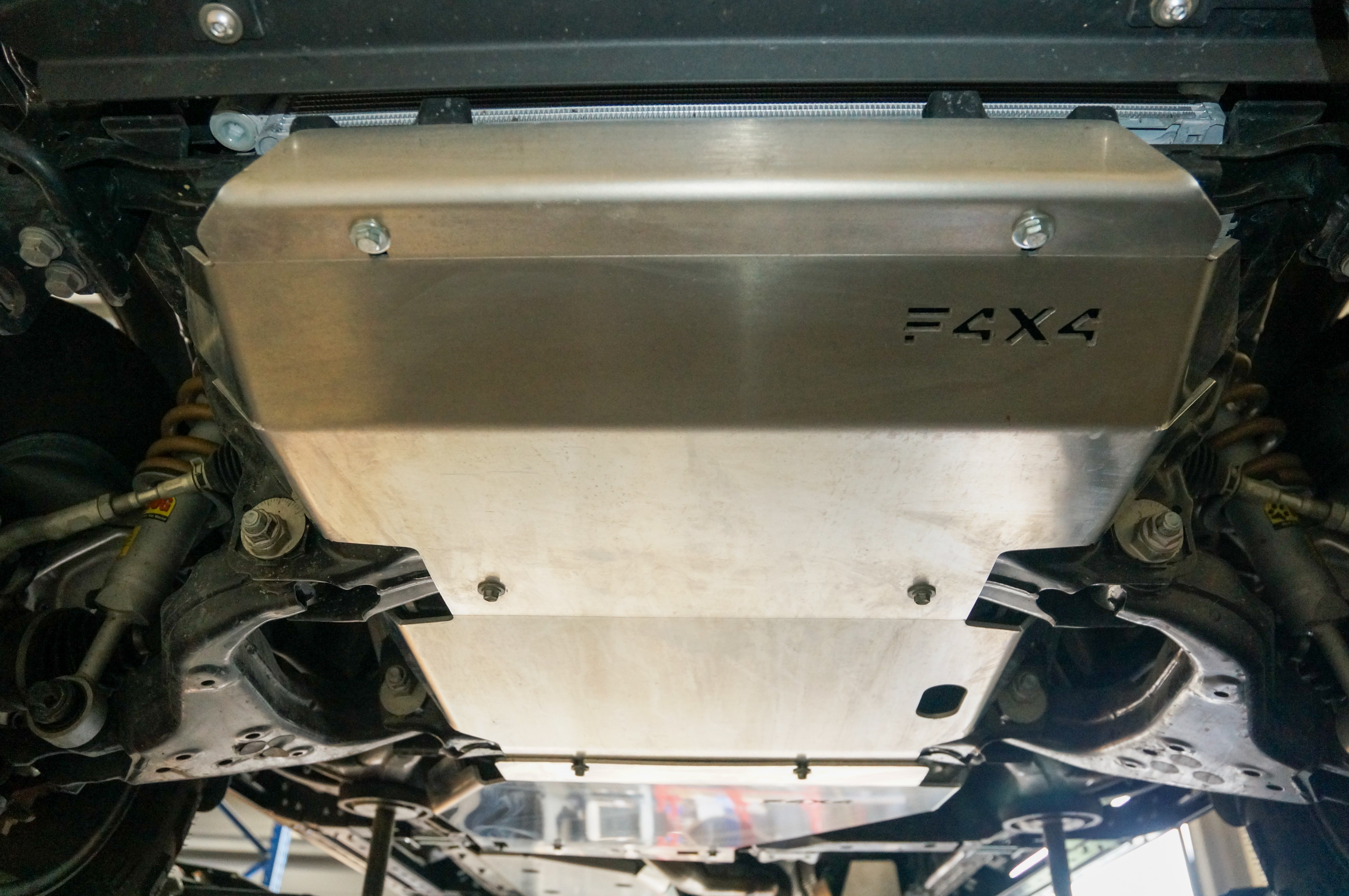 Osłona skrzyni biegów Toyota LCJ250 2024-benzyna