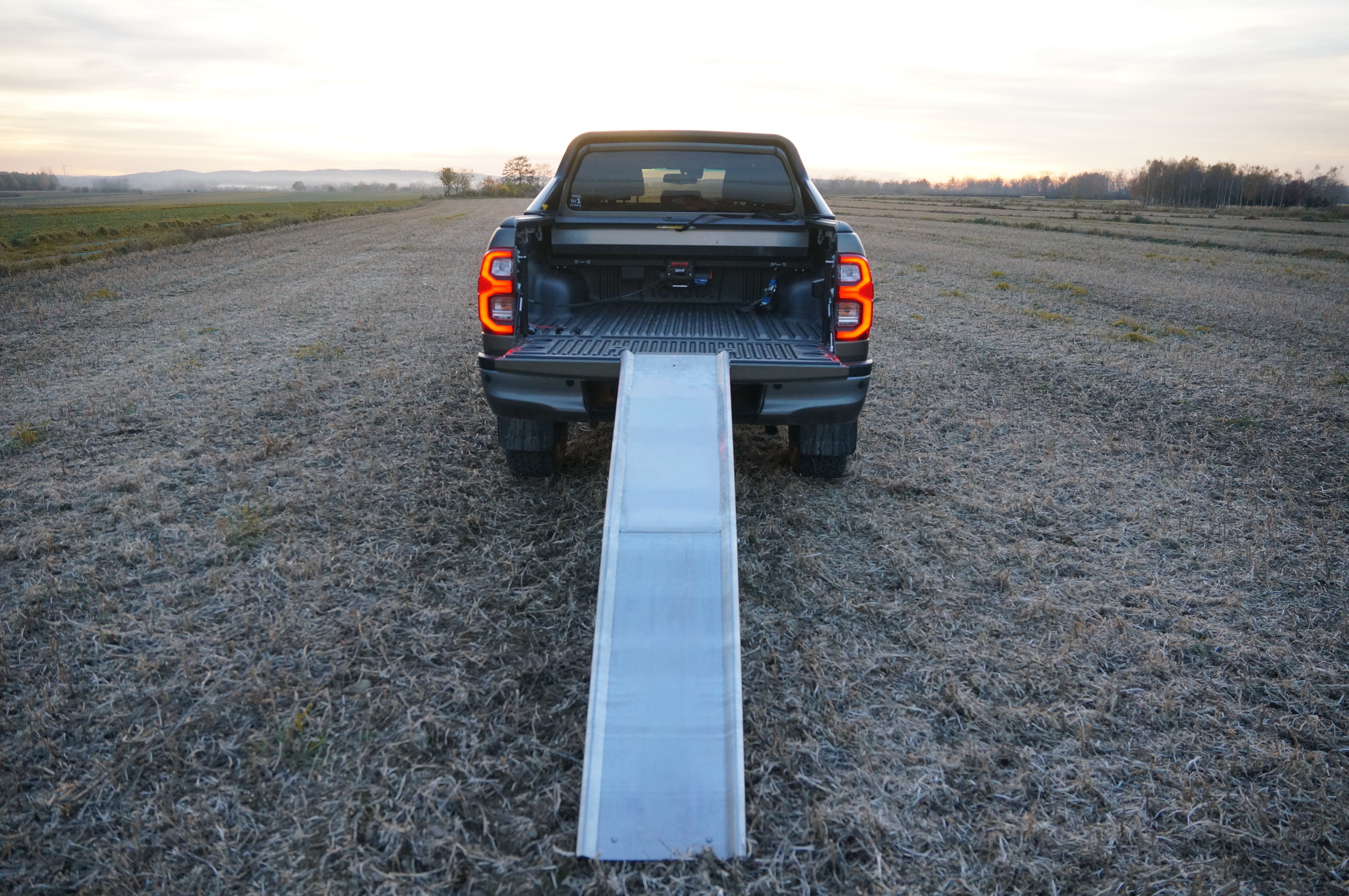 Uniwersalny trap dla myśliwych na pickup