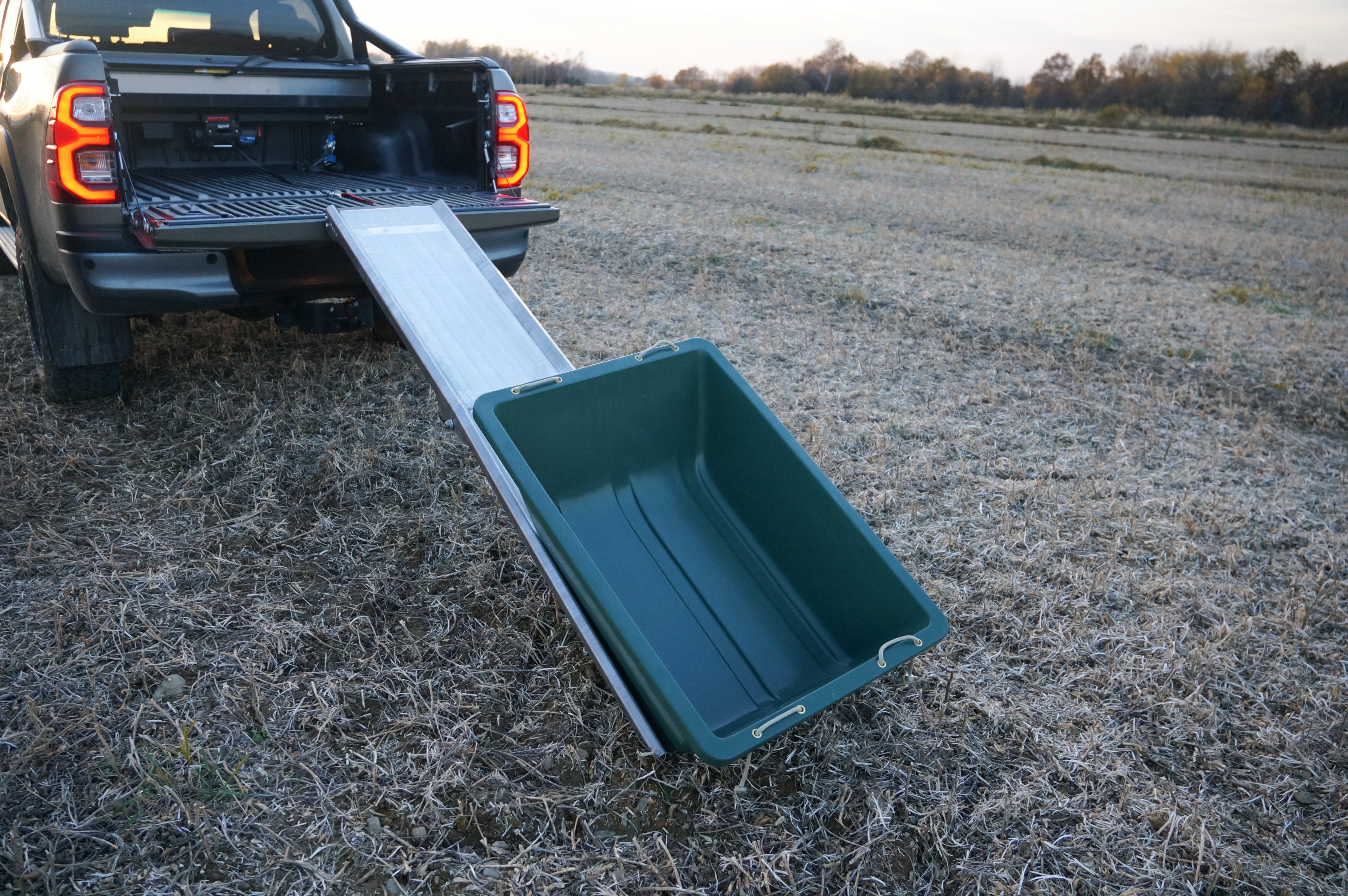 Uniwersalny trap dla myśliwych na pickup