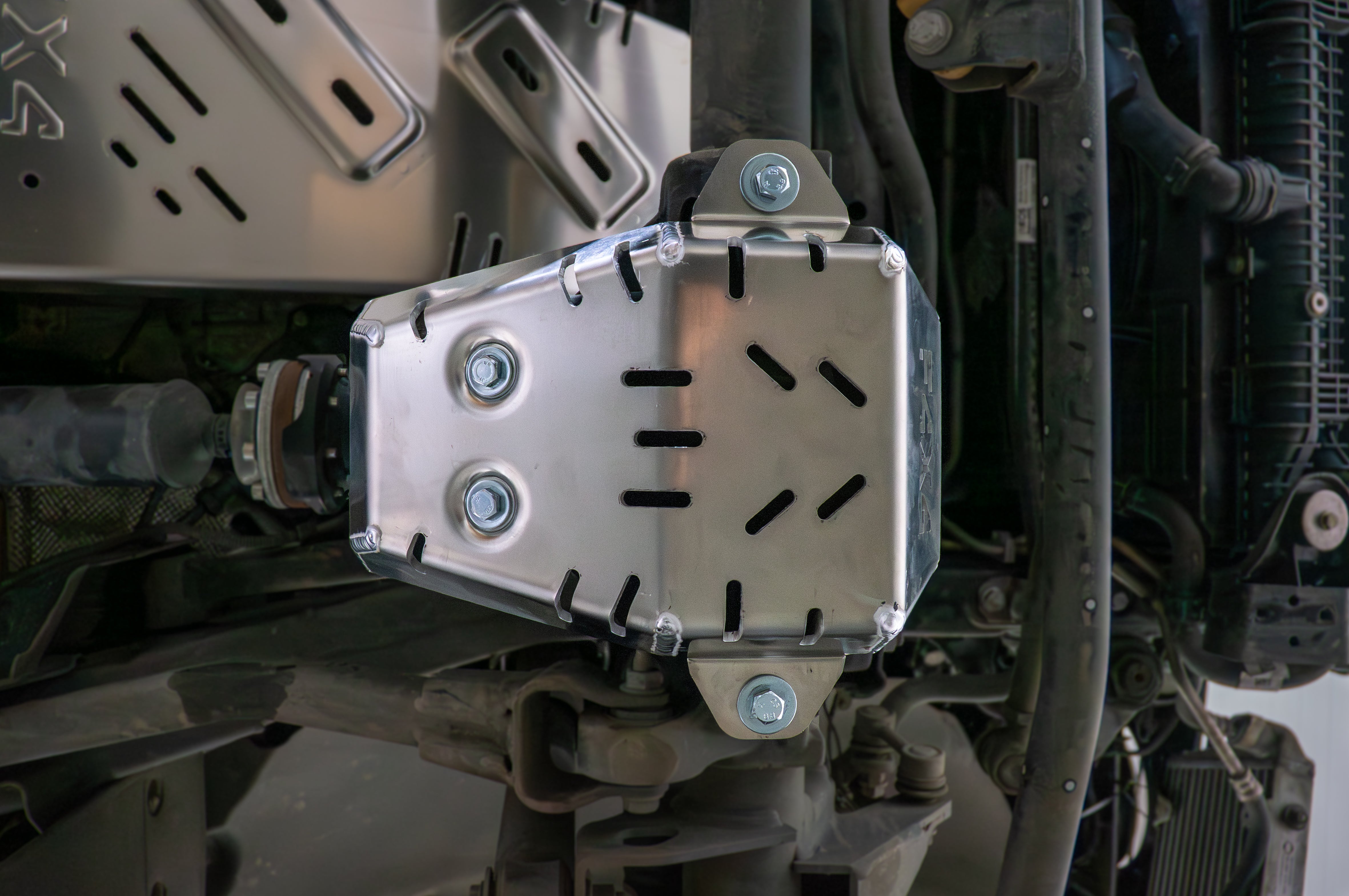 Oslona dyfra przód Ineos Grenadier Quartermaster 3.0B 2023-