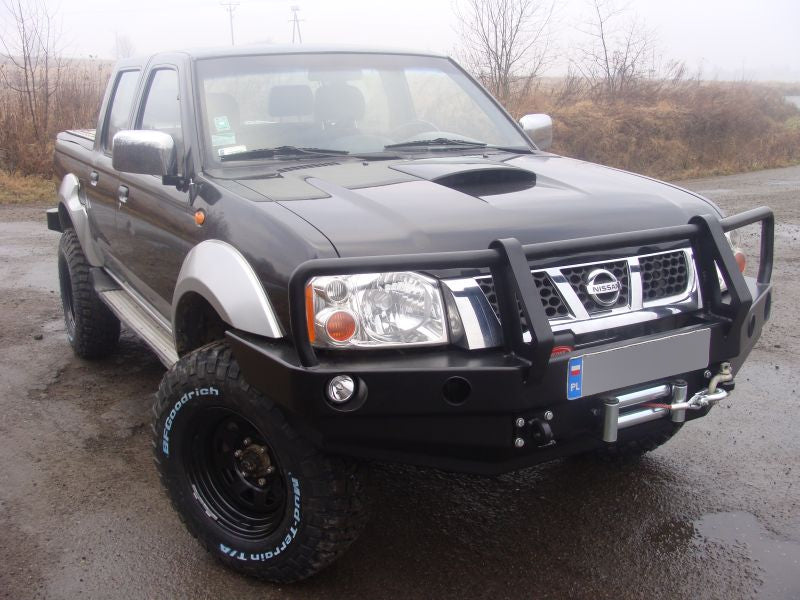 Zderzak przód Nissan NP300 / Navara D22 01-04