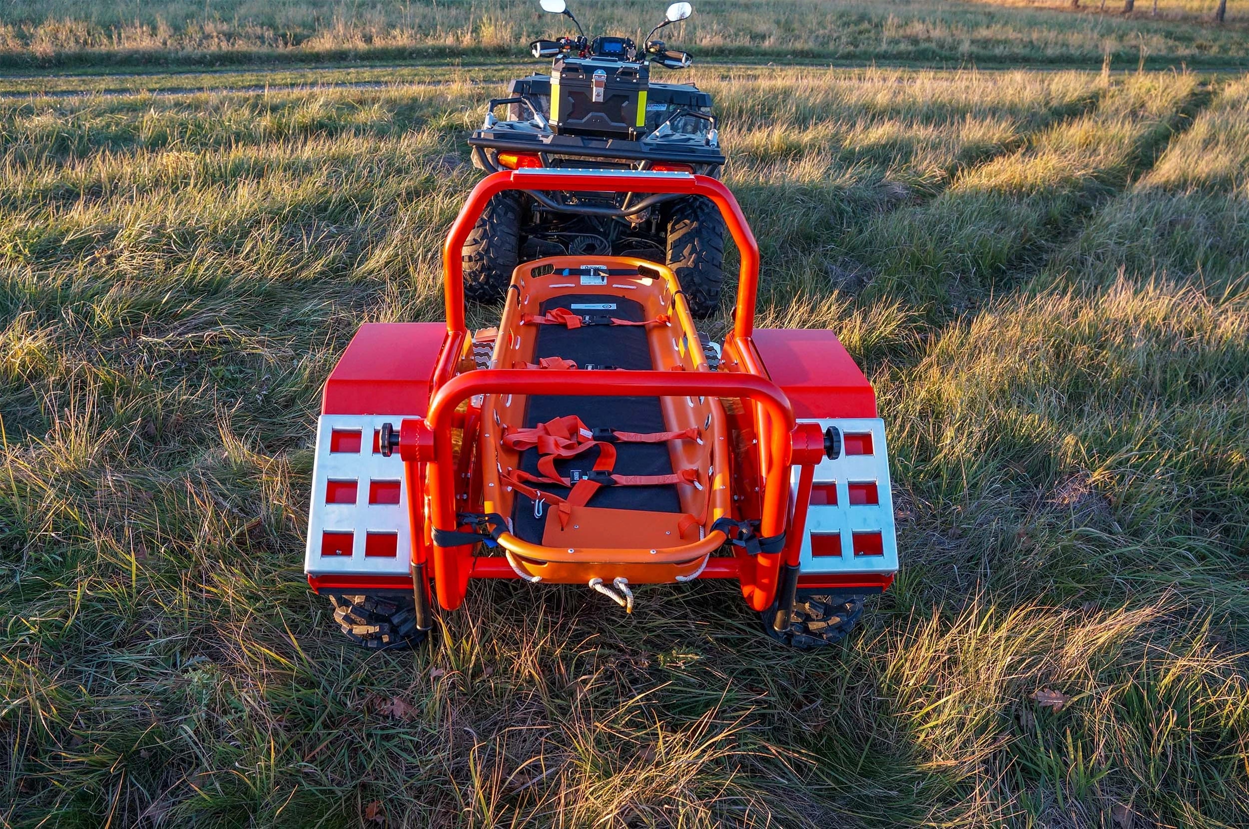 Przyczepa do transportu poszkodowanych DEFENTRON