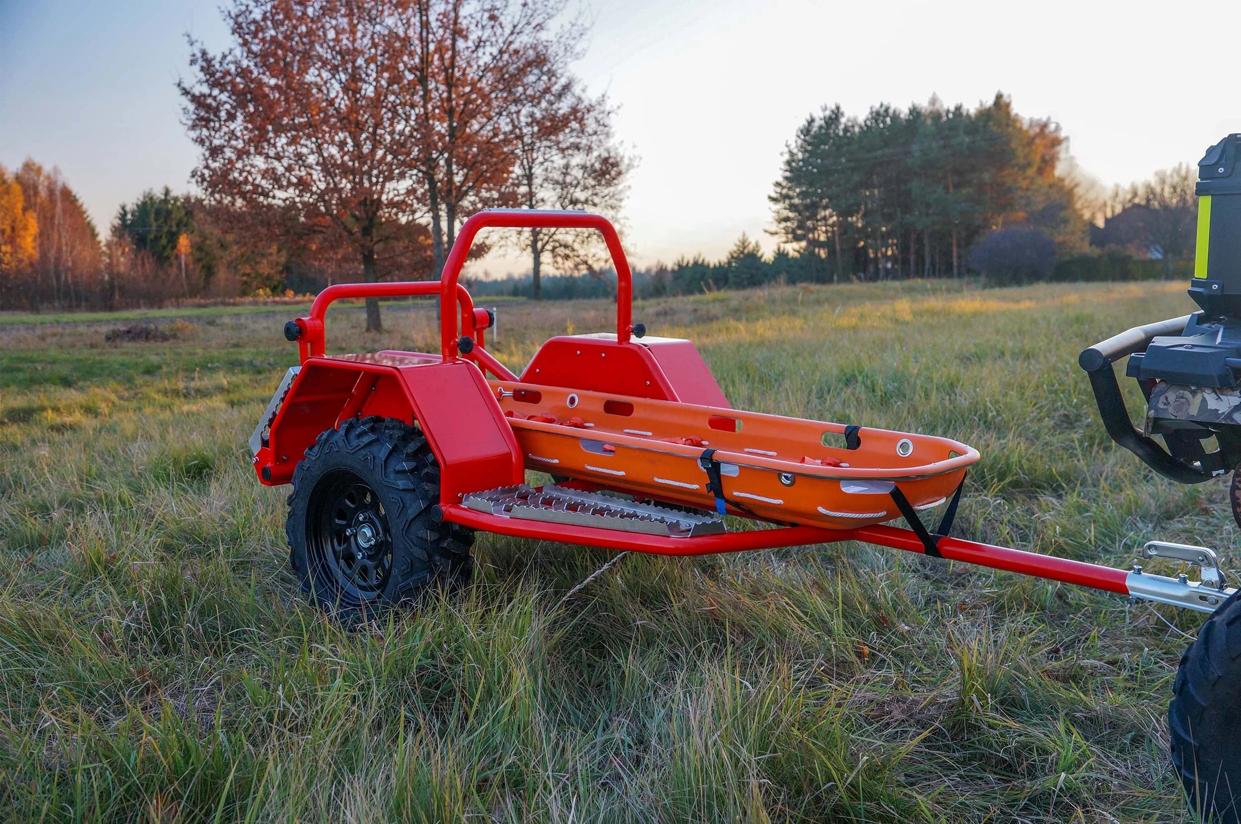 Przyczepa do transportu poszkodowanych DEFENTRON