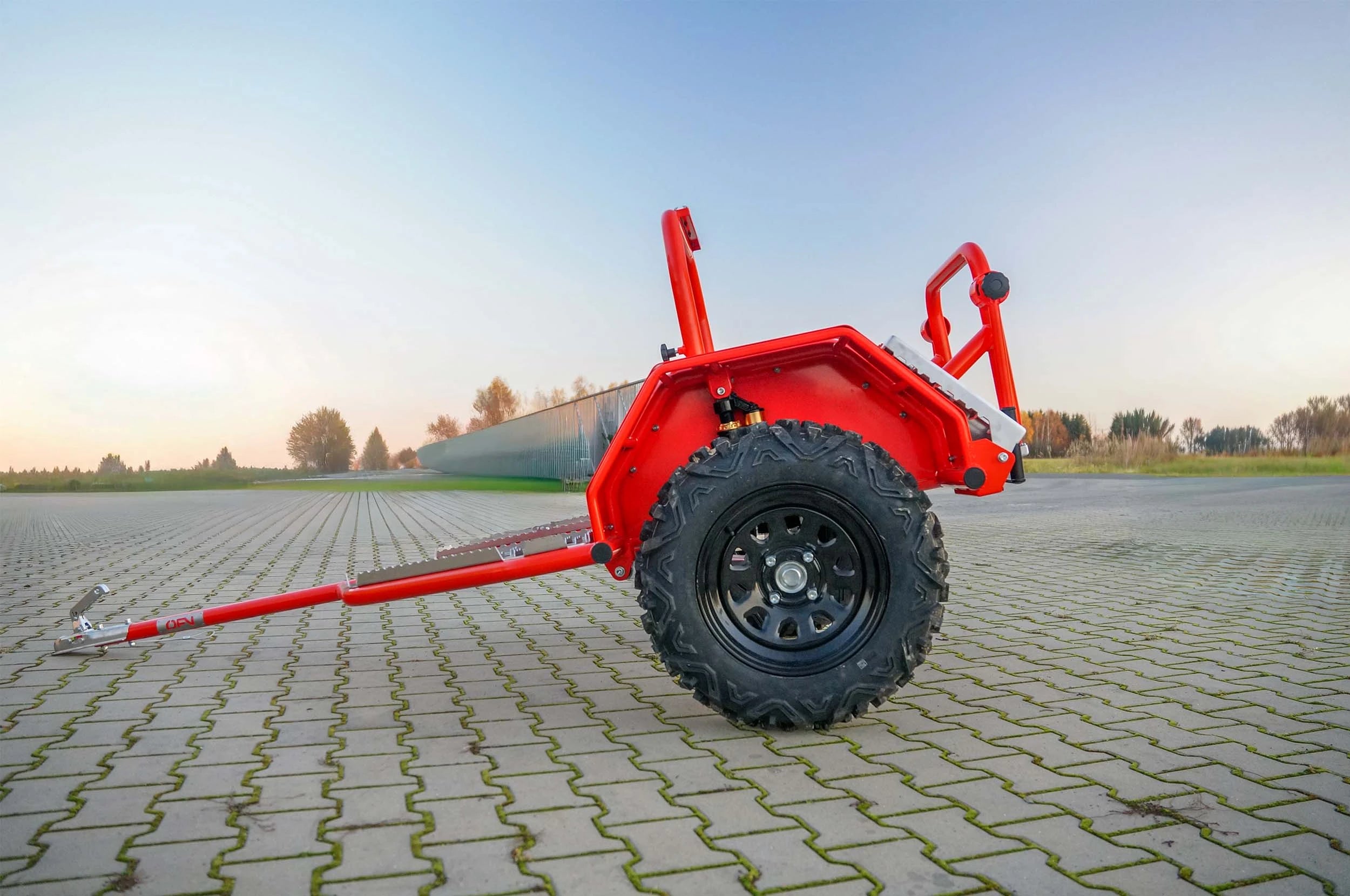 Przyczepa do transportu poszkodowanych DEFENTRON