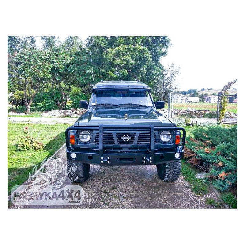 Bullbar do zderzaka Nissan Patrol Y60 z lampami