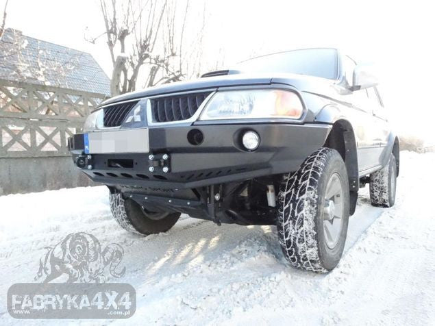 Zderzak przód Mitsubishi Pajero Sport 00-08