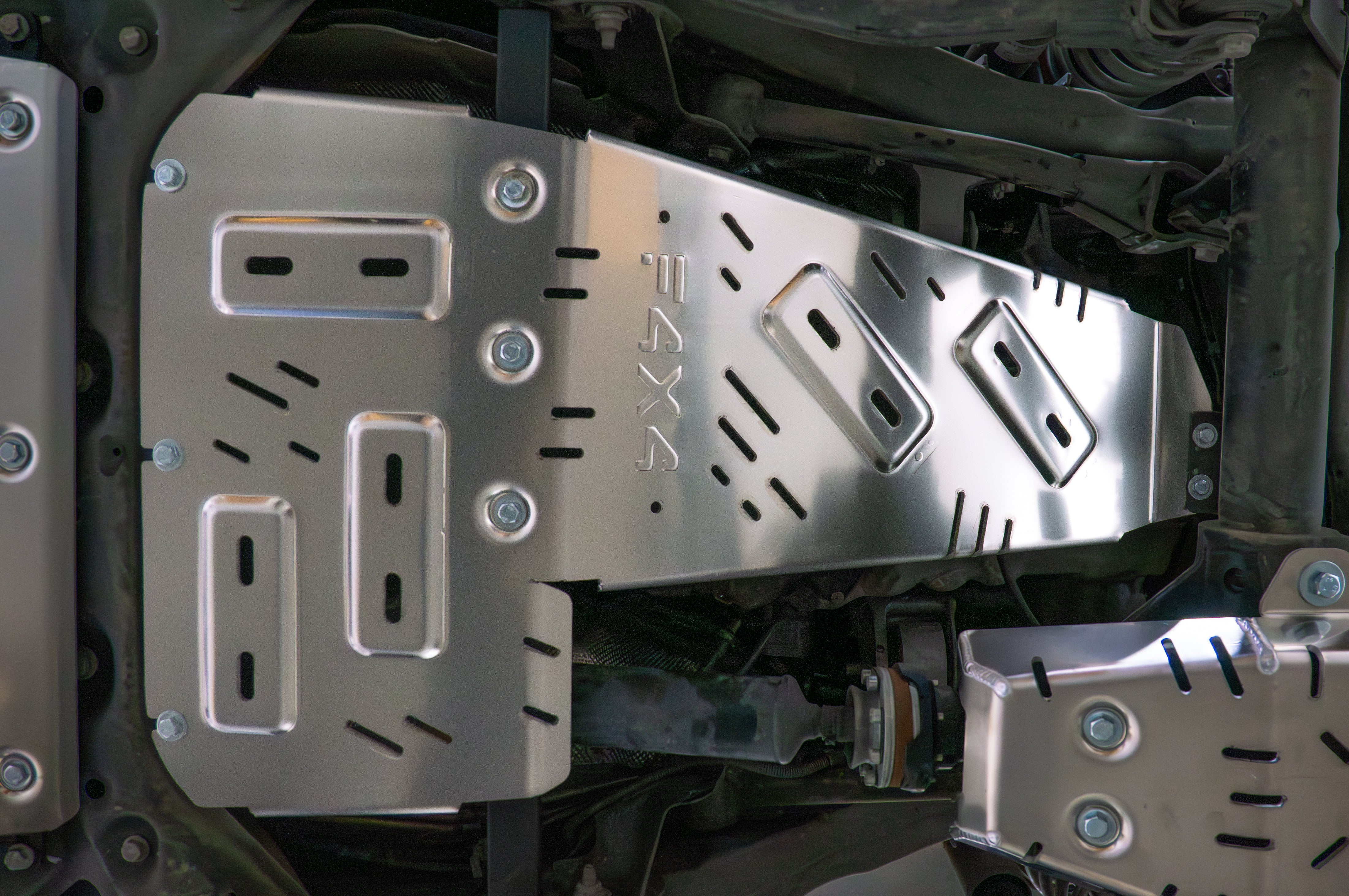 Engine cover Ineos Grenadier Quartermaster 3.0B 2023-