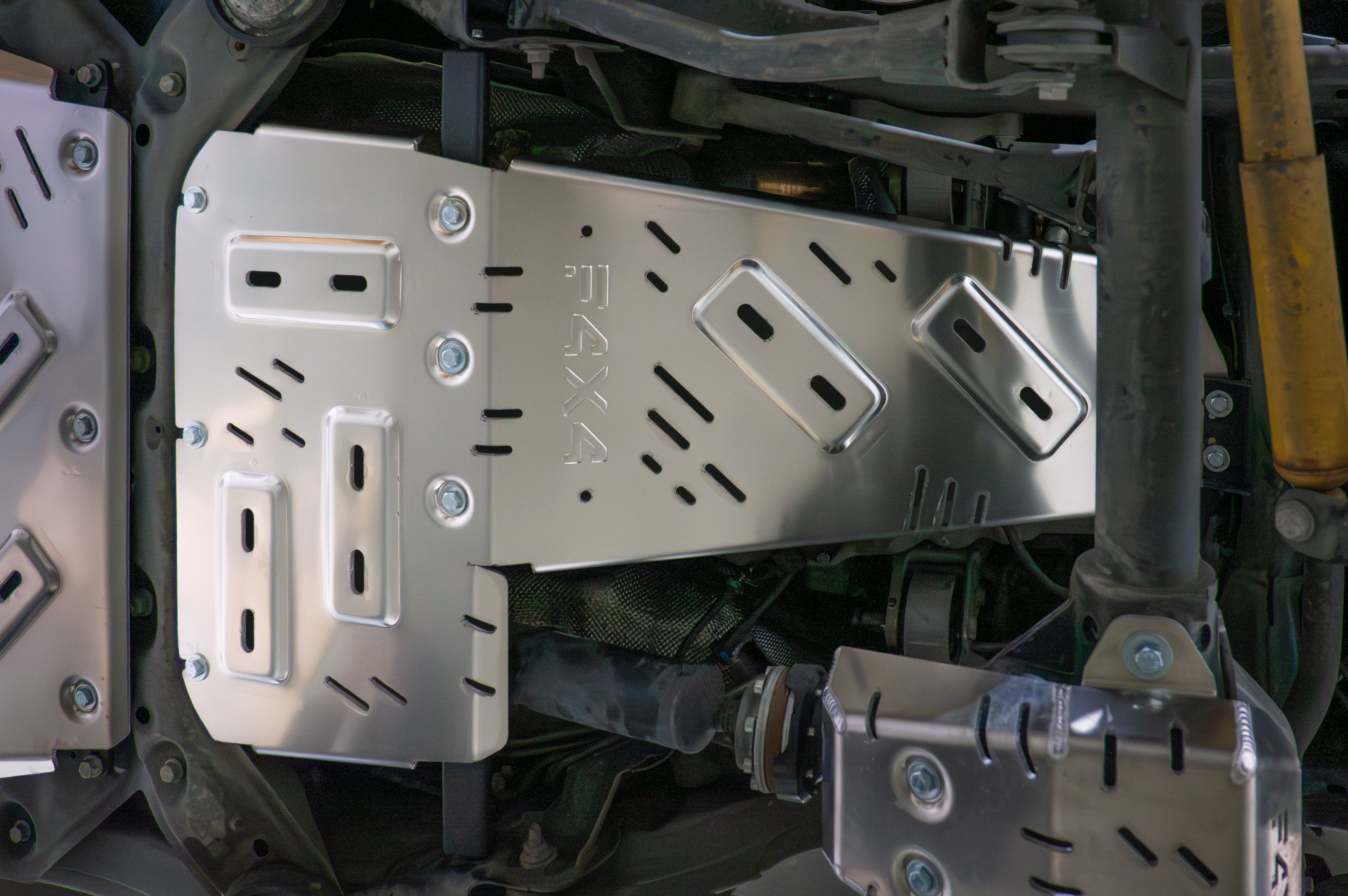 Engine cover Ineos Grenadier Quartermaster 3.0B 2023-