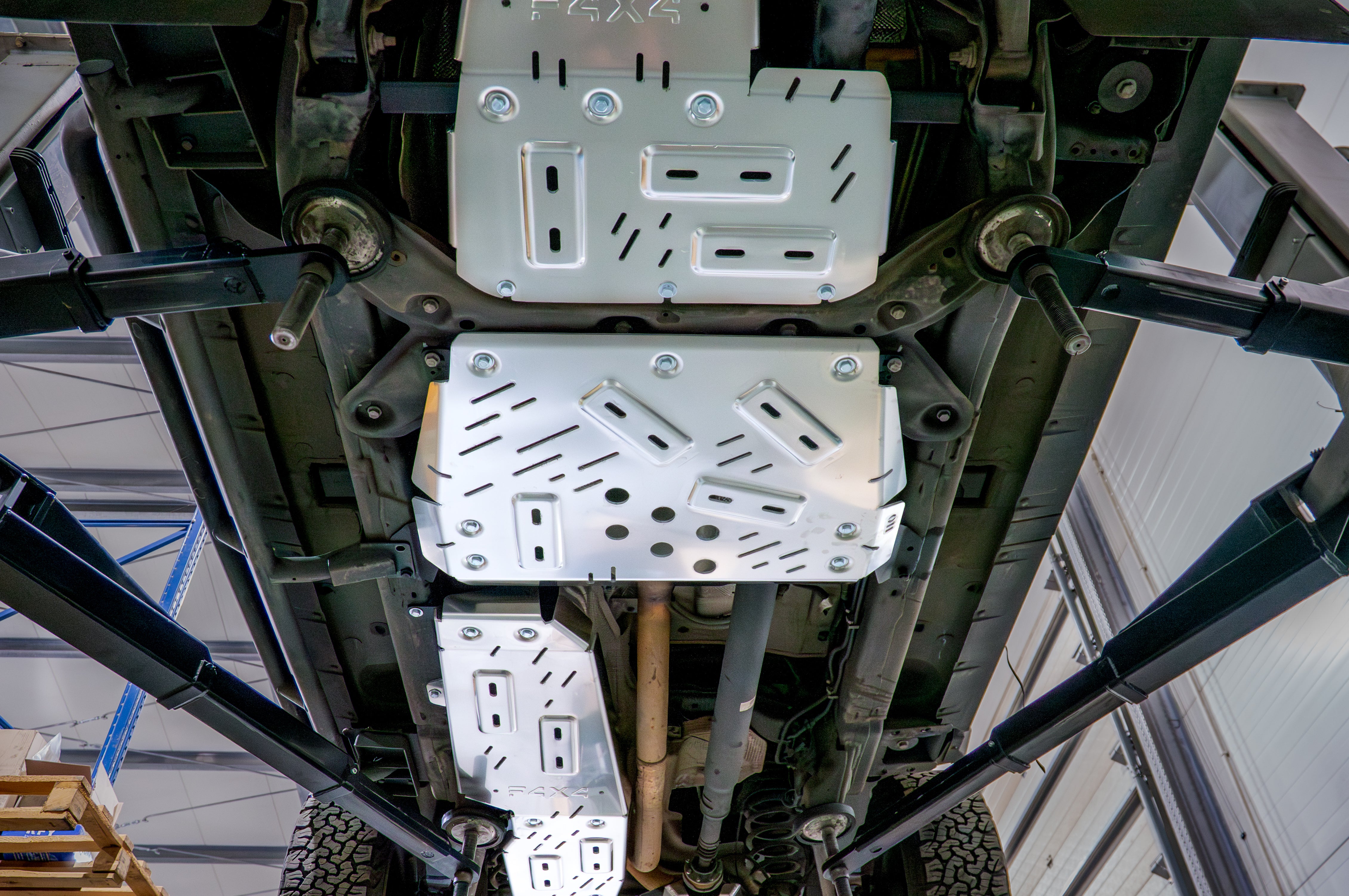 Engine cover Ineos Grenadier Quartermaster 3.0B 2023-