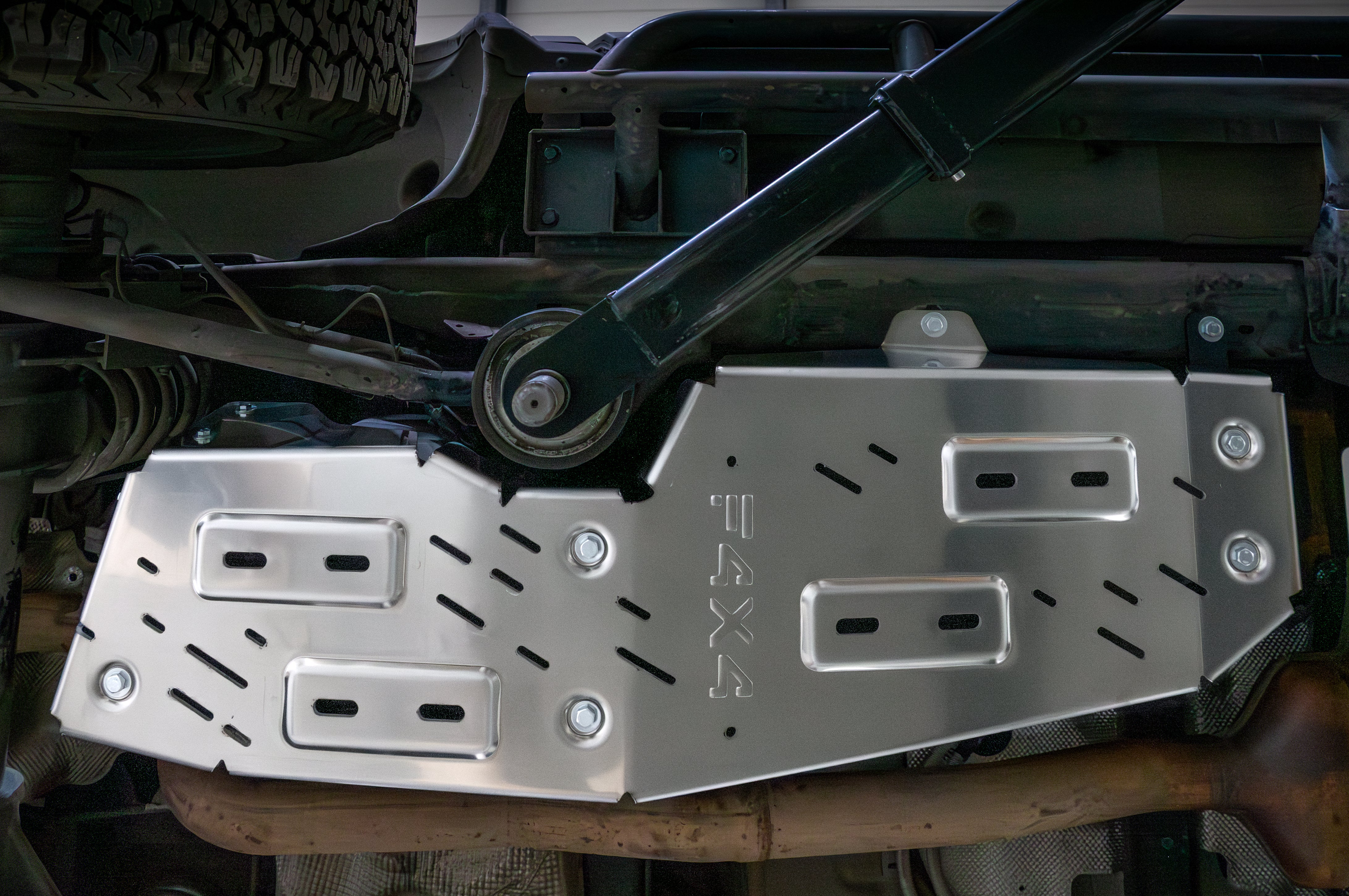 Oslona zbiornika paliwa Ineos Grenadier Quartermaster 3.0B 2023-