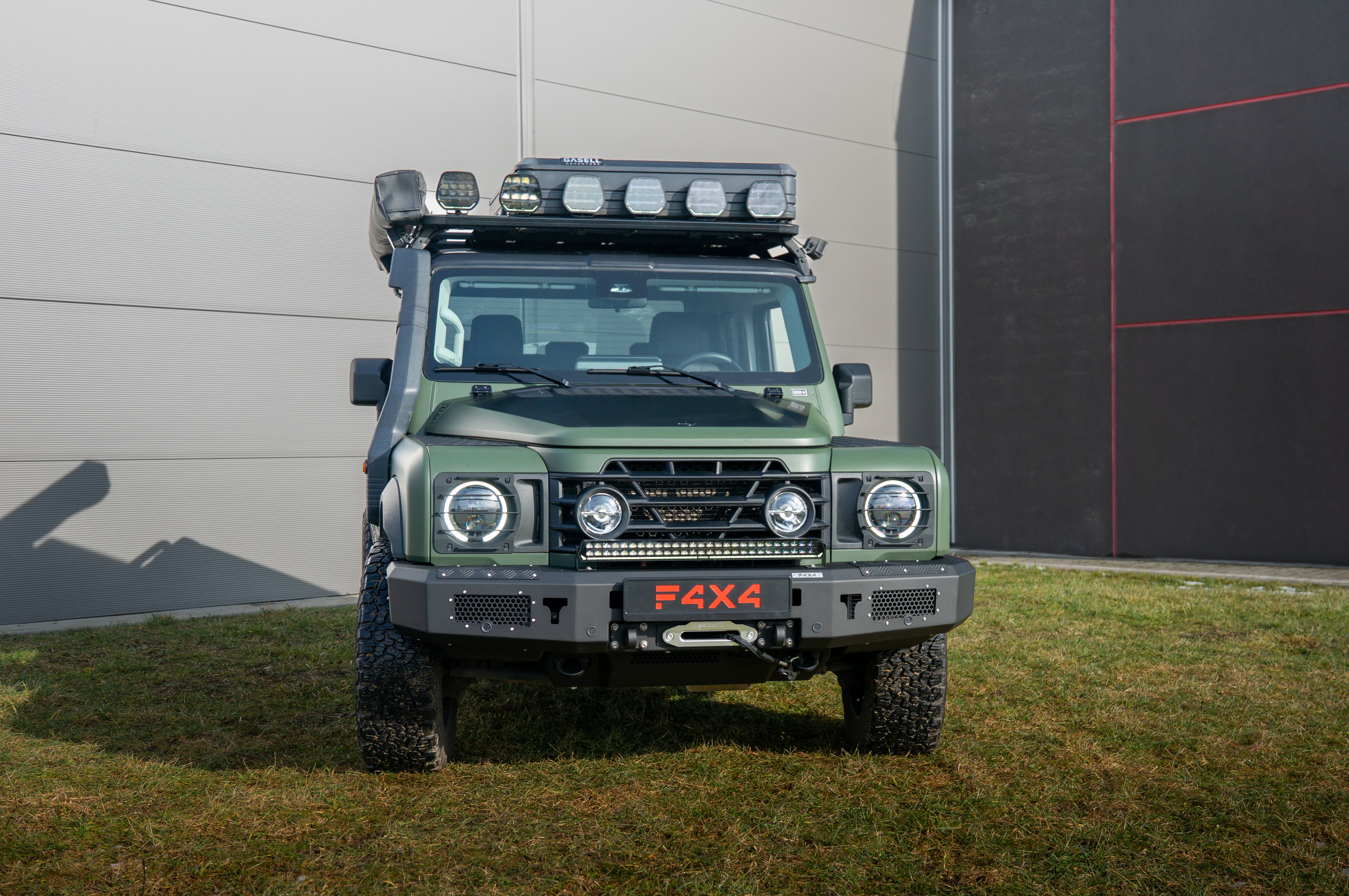 Zderzak przód Ineos Grenadier Quartermaster 3.0B 2023-