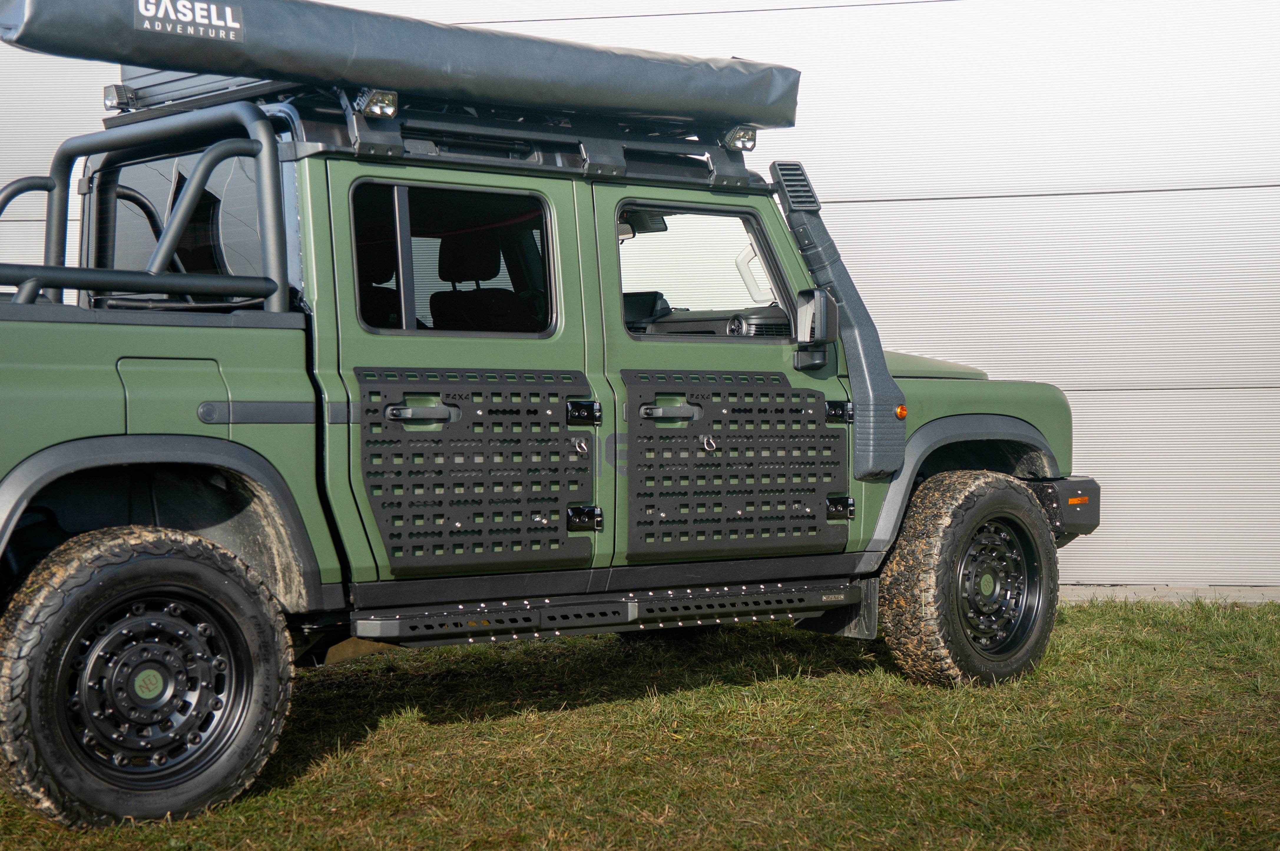 Right front door cover Ineos Grenadier Quartermaster 3.0B 2023-