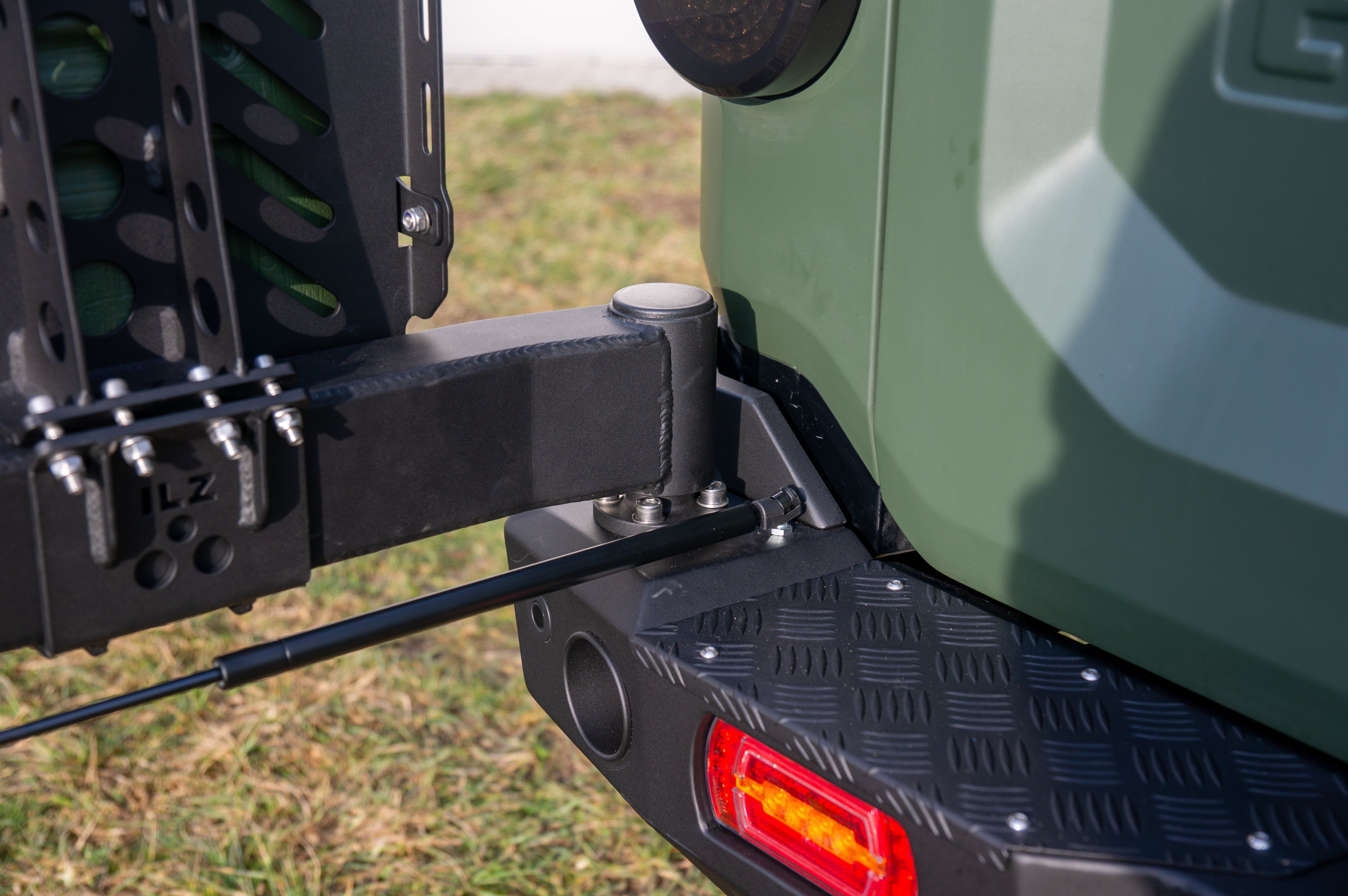 Left Modular Mount Ineos Grenadier Quartermaster 3.0B 2023-